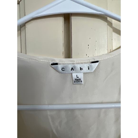 Cabi size large off white sleeveless 100% silk top blouse - Picture 2 of 4